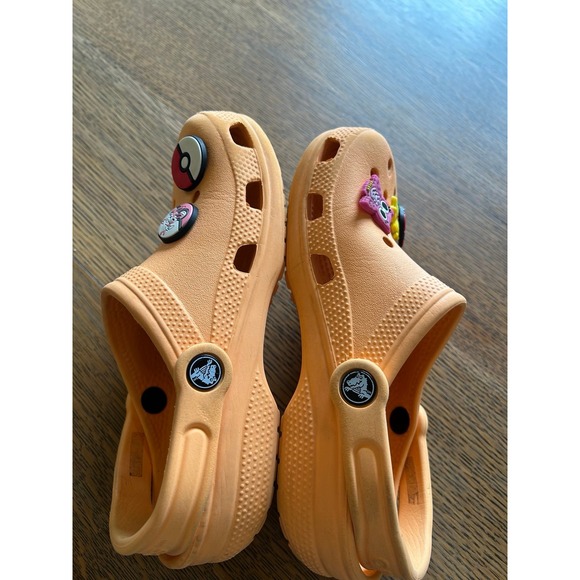 Crocs with 6 Charms – Peachy‎ Orange – Size 4/6 - Picture 7 of 8